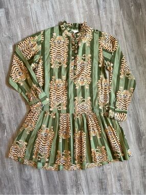 Fox & Hen Green Tiger Print Button-Up Blouse